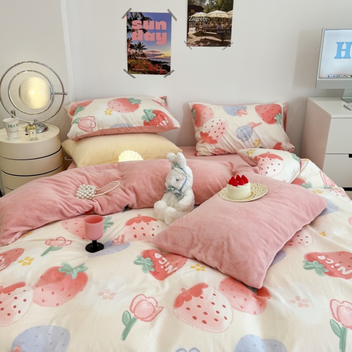 91家纺网 家纺一手货源 找家纺 昔可 2022新款梦幻公主风系列棉加绒印花四件套 草莓果酱
