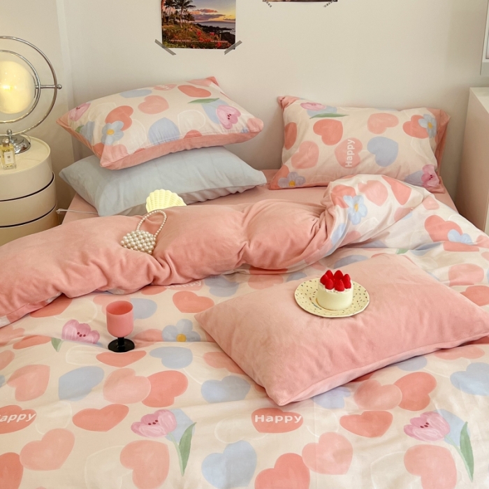 91家纺网 家纺一手货源 找家纺 昔可 2022新款梦幻公主风系列棉加绒印花四件套 粉粉桃心