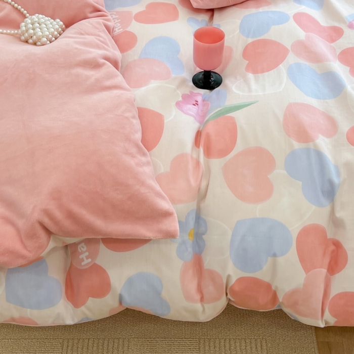 91家纺网 家纺一手货源 找家纺 昔可 2022新款梦幻公主风系列棉加绒印花四件套 粉粉桃心