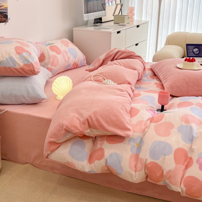91家纺网 家纺一手货源 找家纺 昔可 2022新款梦幻公主风系列棉加绒印花四件套 粉粉桃心