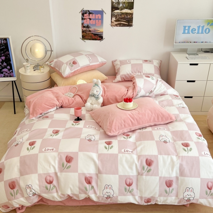 91家纺网 家纺一手货源 找家纺 昔可 2022新款梦幻公主风系列棉加绒印花四件套 粉格兔