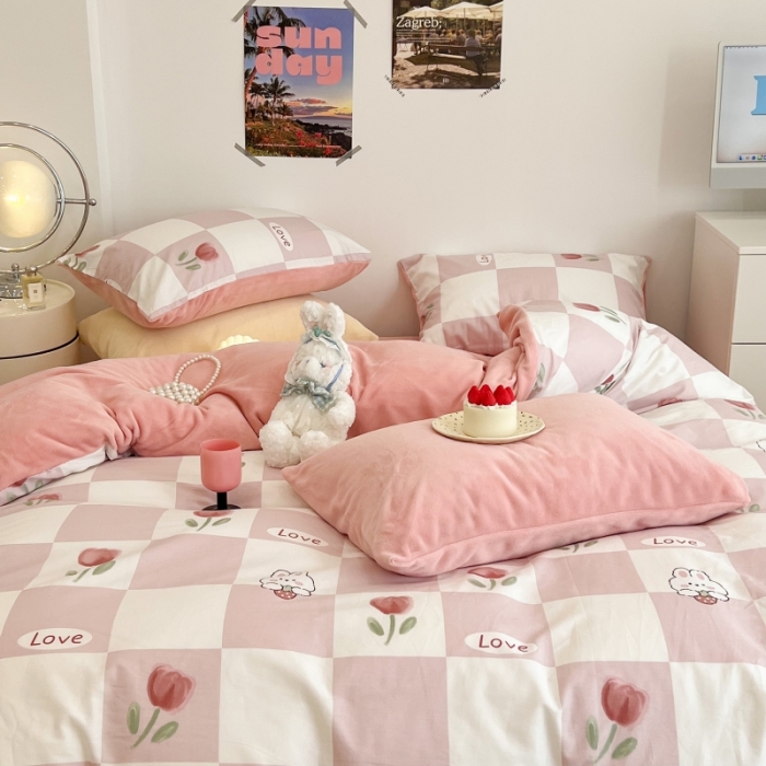 91家纺网 家纺一手货源 找家纺 昔可 2022新款梦幻公主风系列棉加绒印花四件套 粉格兔