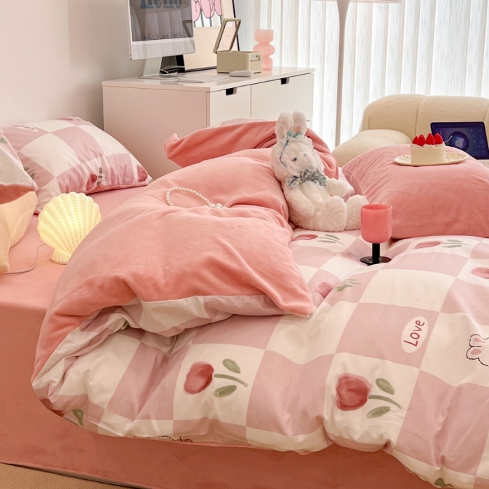 91家纺网 家纺一手货源 找家纺 昔可 2022新款梦幻公主风系列棉加绒印花四件套 粉格兔