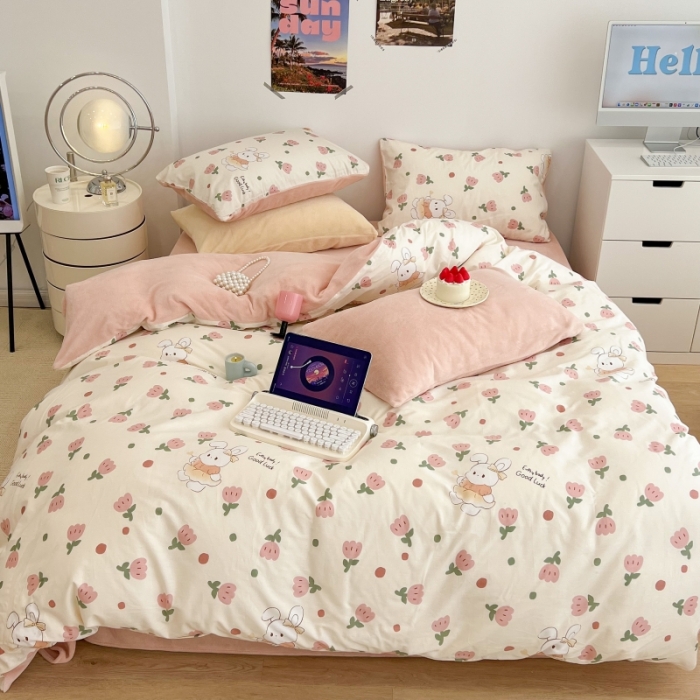 91家纺网 家纺一手货源 找家纺 昔可 2022新款梦幻公主风系列棉加绒印花四件套 粉郁金兔