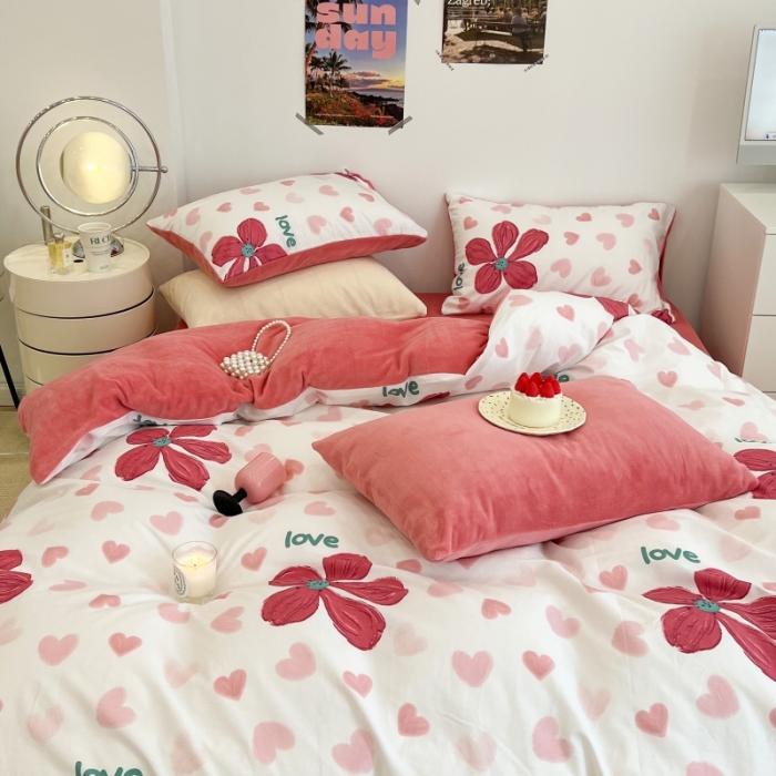 91家纺网 家纺一手货源 找家纺 昔可 2022新款梦幻公主风系列棉加绒印花四件套 花枝俏漫