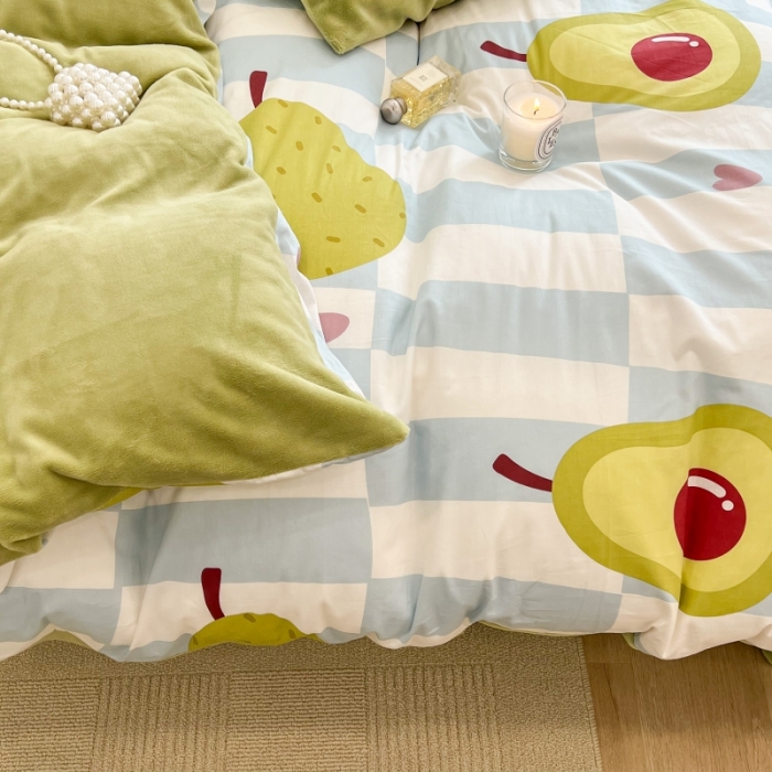 91家纺网 家纺一手货源 找家纺 昔可 2022新款梦幻公主风系列棉加绒印花四件套 蓝棋盘绿果