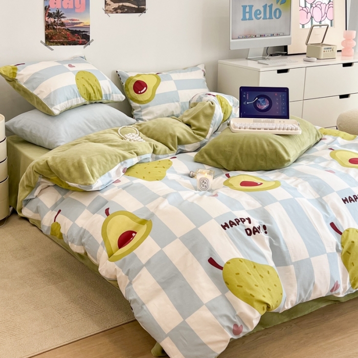 91家纺网 家纺一手货源 找家纺 昔可 2022新款梦幻公主风系列棉加绒印花四件套 蓝棋盘绿果