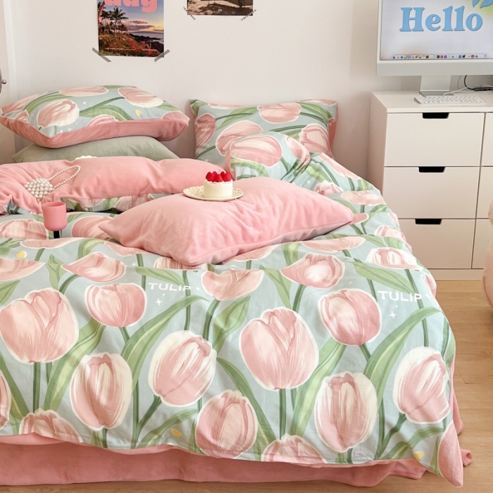 91家纺网 家纺一手货源 找家纺 昔可 2022新款梦幻公主风系列棉加绒印花四件套 浪漫粉郁金