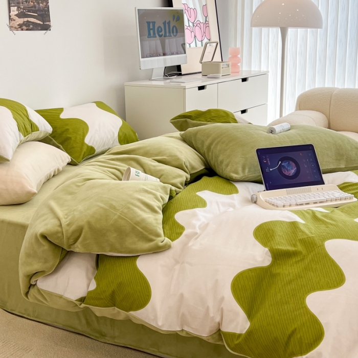 91家纺网 家纺一手货源 找家纺 昔可 2022新款梦幻公主风系列棉加绒印花四件套 绿波纹