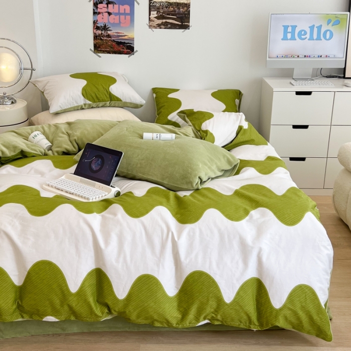 91家纺网 家纺一手货源 找家纺 昔可 2022新款梦幻公主风系列棉加绒印花四件套 绿波纹