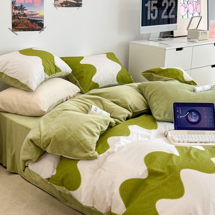 91家纺网 家纺一手货源 找家纺 昔可 2022新款梦幻公主风系列棉加绒印花四件套 绿波纹