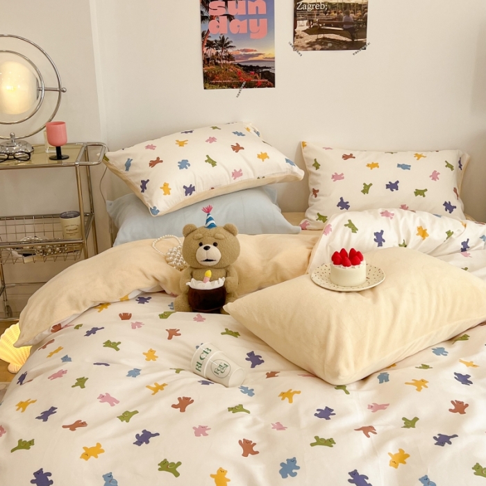 91家纺网 家纺一手货源 找家纺 昔可 2022新款梦幻公主风系列棉加绒印花四件套 迷你小小熊