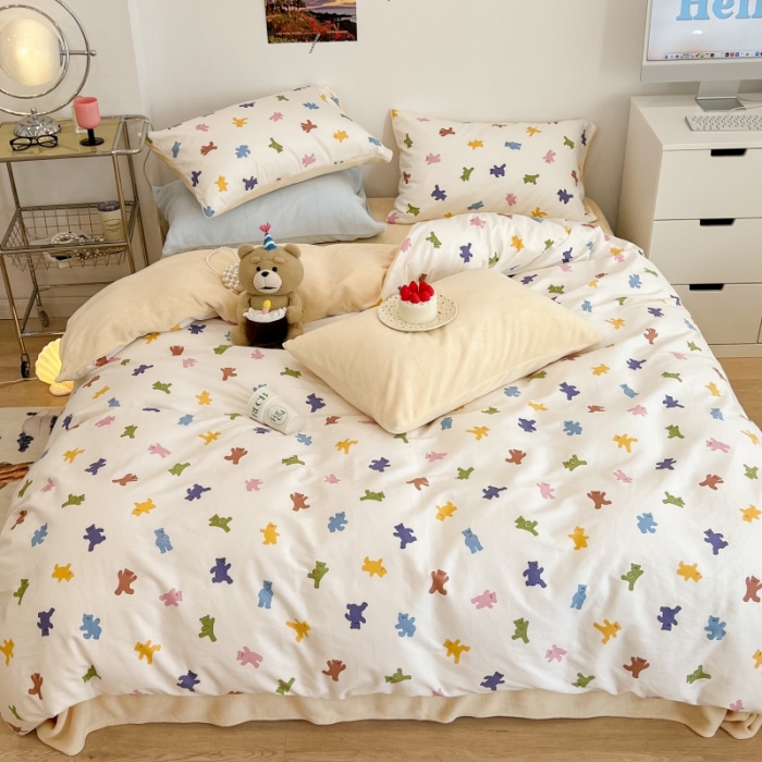 91家纺网 家纺一手货源 找家纺 昔可 2022新款梦幻公主风系列棉加绒印花四件套 迷你小小熊