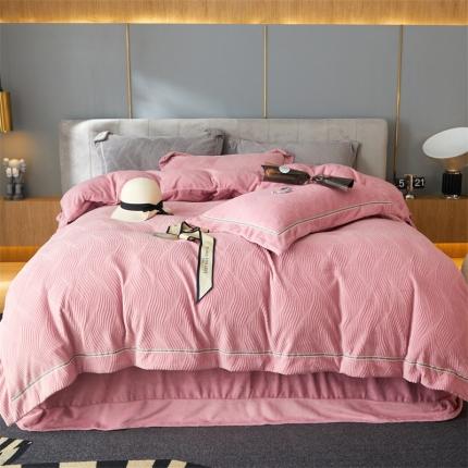 91家纺网 家纺一手货源 找家纺 总名品优仓 2022新款精美雕花牛奶绒230克四件套-玛利亚