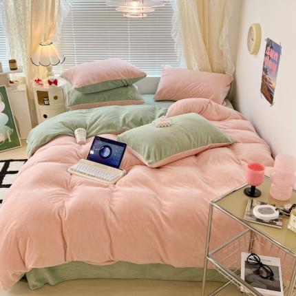 91家纺网 家纺一手货源 找家纺 昔可 2022新款奶油双拼系列牛奶绒四件套 樱甜粉绿