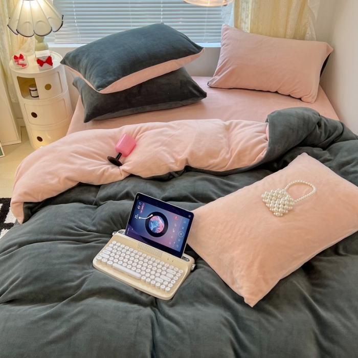 91家纺网 家纺一手货源 找家纺 （总）昔可 2022新款奶油双拼系列牛奶绒四件套