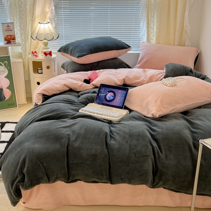 91家纺网 家纺一手货源 找家纺 昔可 2022新款奶油双拼系列牛奶绒四件套 高级灰粉