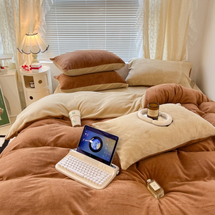 91家纺网 家纺一手货源 找家纺 昔可 2022新款奶油双拼系列牛奶绒四件套 焦糖栗子