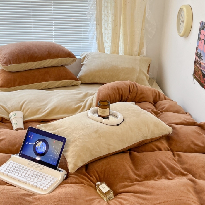 91家纺网 家纺一手货源 找家纺 昔可 2022新款奶油双拼系列牛奶绒四件套 焦糖栗子