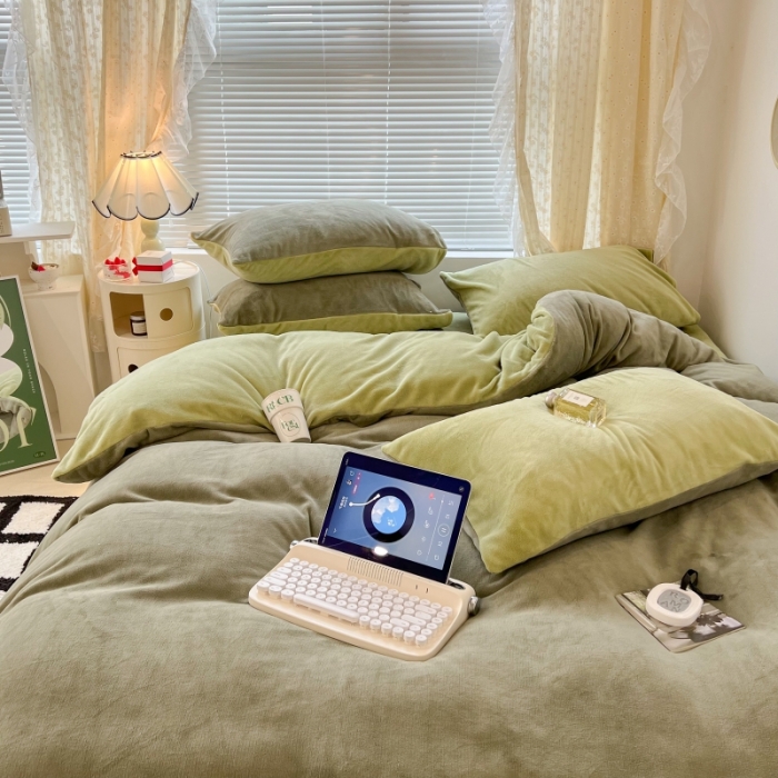 91家纺网 家纺一手货源 找家纺 昔可 2022新款奶油双拼系列牛奶绒四件套 抹茶绿