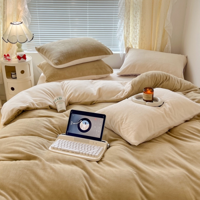 91家纺网 家纺一手货源 找家纺 昔可 2022新款奶油双拼系列牛奶绒四件套 奶芙杏