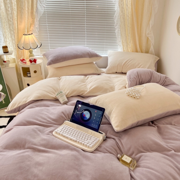 91家纺网 家纺一手货源 找家纺 昔可 2022新款奶油双拼系列牛奶绒四件套 奶油紫