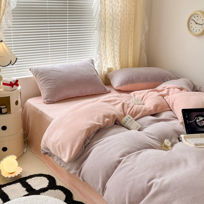 91家纺网 家纺一手货源 找家纺 昔可 2022新款奶油双拼系列牛奶绒四件套 糯糯紫粉