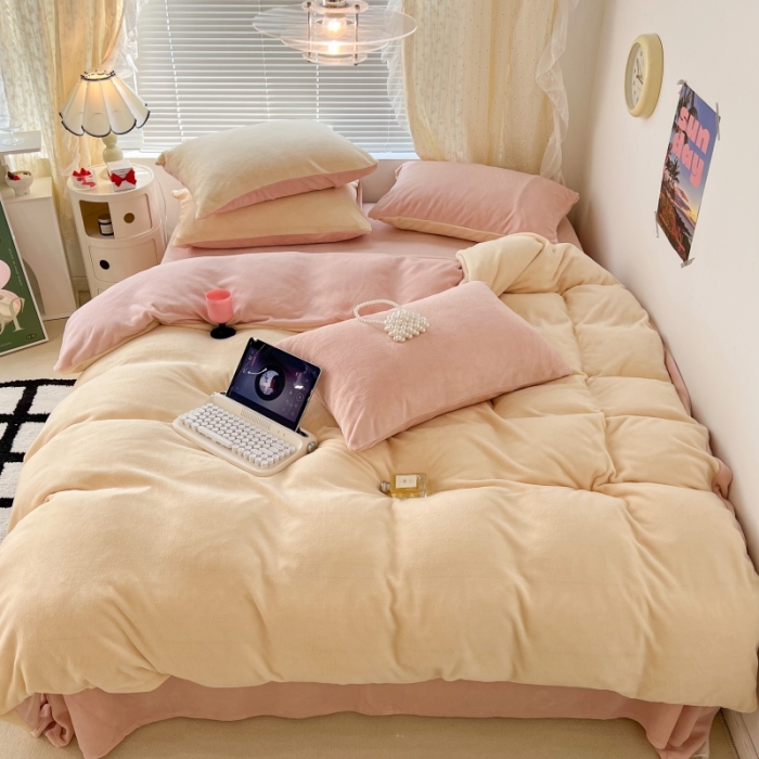 91家纺网 家纺一手货源 找家纺 昔可 2022新款奶油双拼系列牛奶绒四件套 微醺奶油黄粉