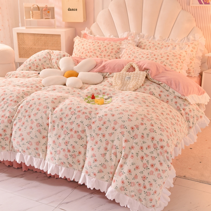 91家纺网 家纺一手货源 找家纺 金盛皇朝新款牛奶水晶宝宝绒韩版荷叶边床裙款四件套云梦花间