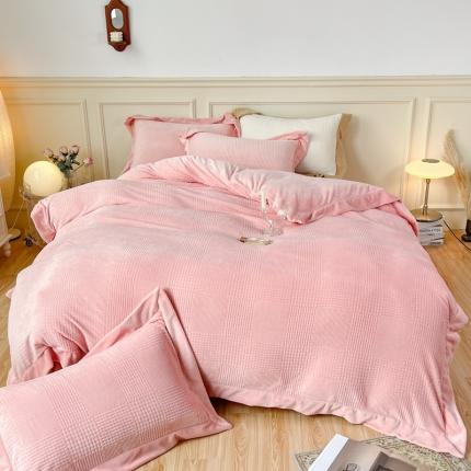 91家纺网 家纺一手货源 找家纺 （总）佰亿莱 2024新款高克重牛奶绒雕花绒剪花四件套