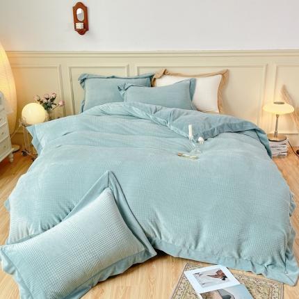 91家纺网 家纺一手货源 找家纺 佰亿莱 2024新款高克重牛奶绒雕花绒剪花四件套 乔木绿