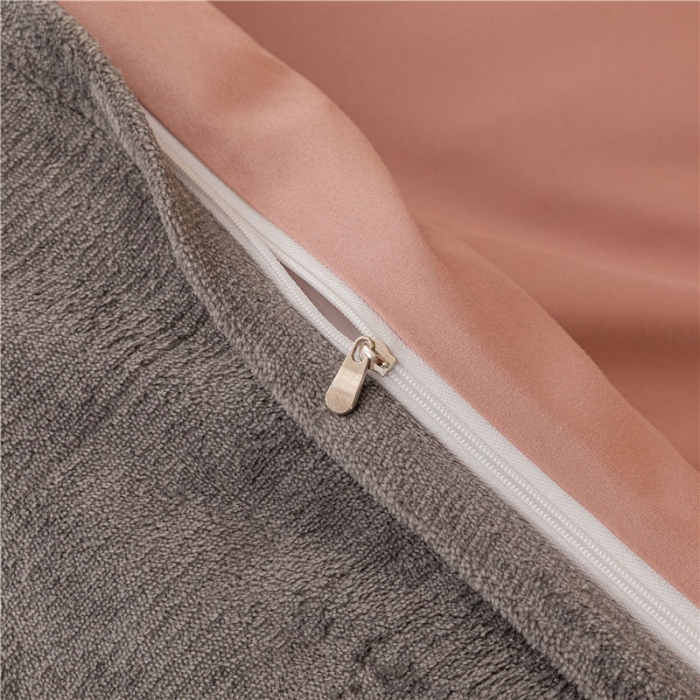 91家纺网 家纺一手货源 找家纺 古吉梦高克重牛奶绒双色床单床笠款四件套纯色棉绒紫豆沙+高级灰