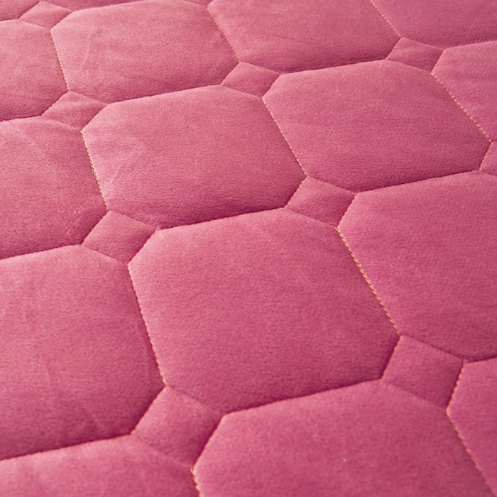 91家纺网 家纺一手货源 找家纺 屹成家纺 2024新款亲肤水晶绒夹棉床裙四件套-小熊款 豆沙