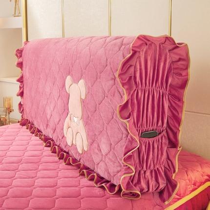 91家纺网 家纺一手货源 找家纺 屹成家纺 2024新款水晶绒床头罩-小熊款 豆沙