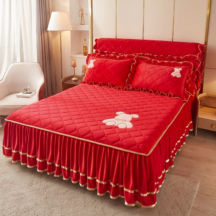 91家纺网 家纺一手货源 找家纺 （总）屹成家纺 2024新款水晶绒床头罩-小熊款