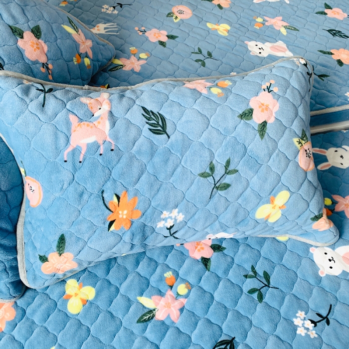 91家纺网 家纺一手货源 找家纺 小虾米 2022新款上下床牛奶绒夹棉床笠 温馨小鹿