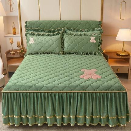 屹成 2024新款水晶绒夹棉床裙贴布绣款-小熊款 橄榄緑