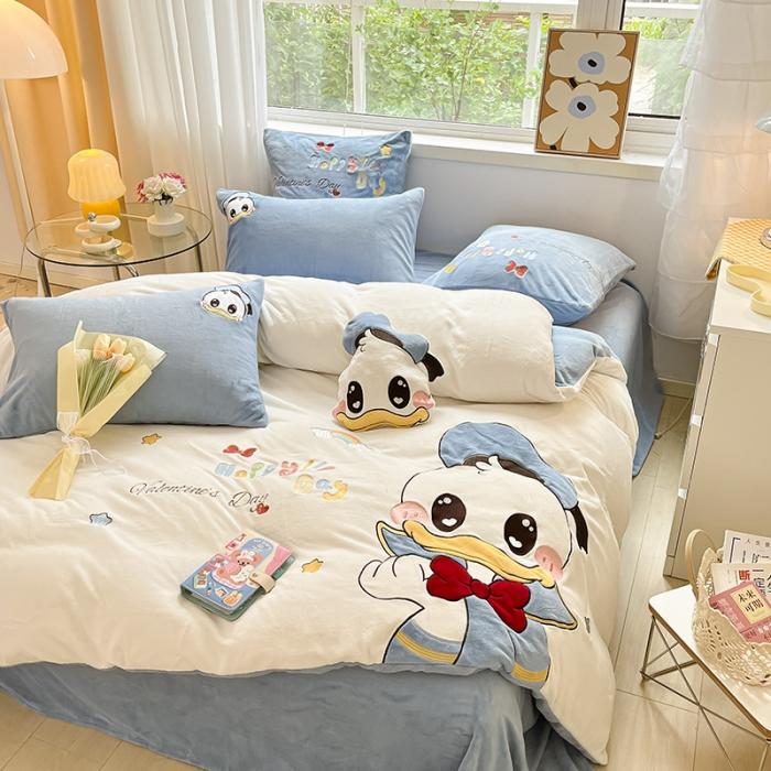 91家纺网 家纺一手货源 找家纺 加厚牛奶绒贴布绣花四件套冬季法莱珊瑚绒保暖床上用品床单床笠