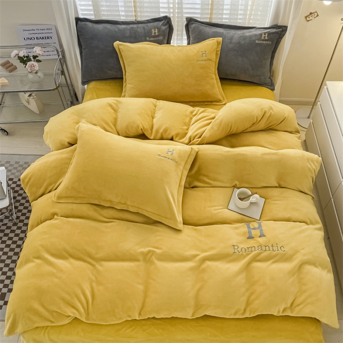 91家纺网 家纺一手货源 找家纺 爱洛 2022新款200克7.5斤纯色刺绣花牛奶绒四件套 牛奶绒-柠檬黄