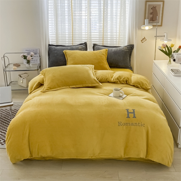 91家纺网 家纺一手货源 找家纺 爱洛 2022新款200克7.5斤纯色刺绣花牛奶绒四件套 牛奶绒-柠檬黄