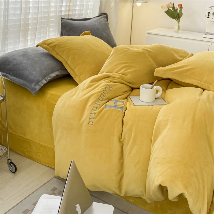 91家纺网 家纺一手货源 找家纺 爱洛 2022新款200克7.5斤纯色刺绣花牛奶绒四件套 牛奶绒-柠檬黄