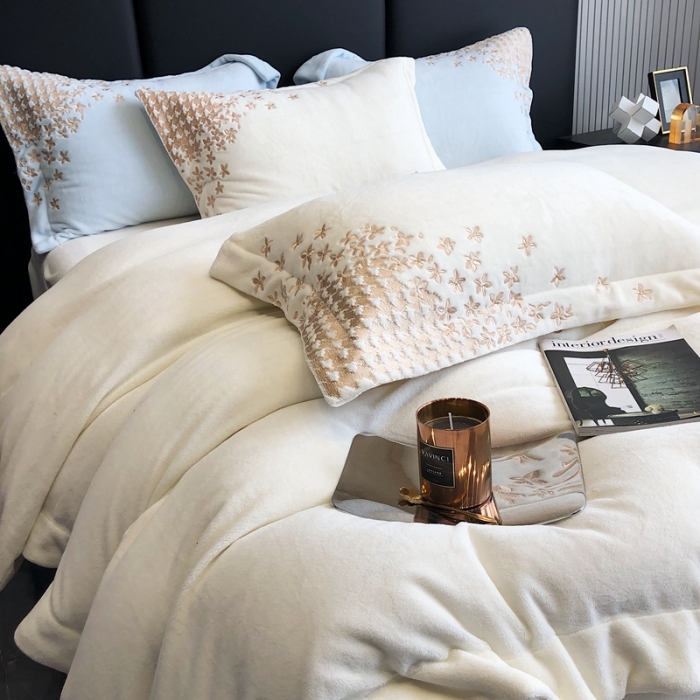 91家纺网 家纺一手货源 找家纺 馨蕊 2022新款秋冬轻奢煦暖绒系列-千鸟格 千鸟格-元气白桃