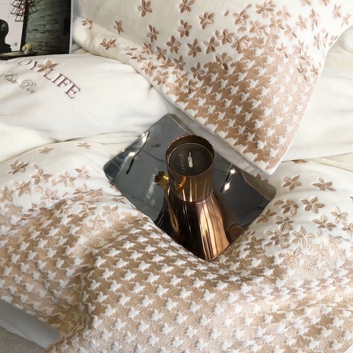 91家纺网 家纺一手货源 找家纺 馨蕊 2022新款秋冬轻奢煦暖绒系列-千鸟格 千鸟格-元气白桃