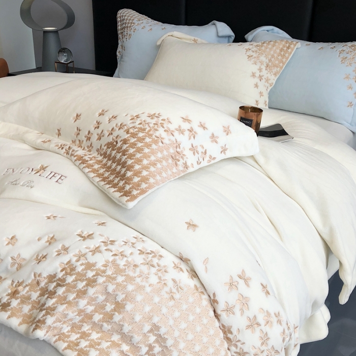 91家纺网 家纺一手货源 找家纺 馨蕊 2022新款秋冬轻奢煦暖绒系列-千鸟格 千鸟格-元气白桃