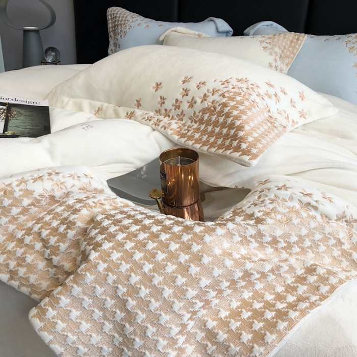 91家纺网 家纺一手货源 找家纺 馨蕊 2022新款秋冬轻奢煦暖绒系列-千鸟格 千鸟格-元气白桃