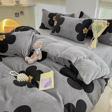 91家纺网 家纺一手货源 找家纺 （总）帅露 2022新款高克重牛奶绒印花四件套直播爆款