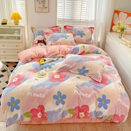 91家纺网 家纺一手货源 找家纺 佰亿莱 2024新款高克重印花牛奶绒四件套 晕染花