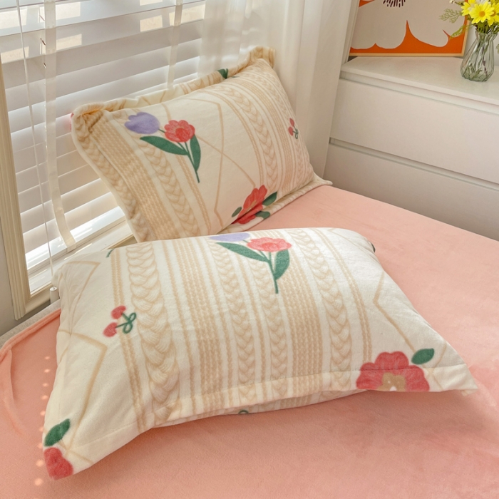 91家纺网 家纺一手货源 找家纺 佰亿莱 2024新款高克重印花牛奶绒四件套 春风十里