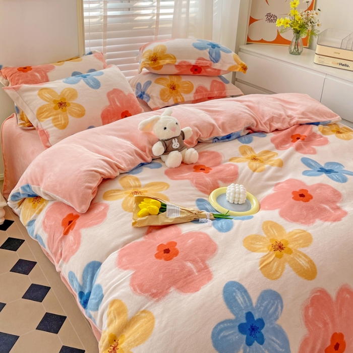 91家纺网 家纺一手货源 找家纺 佰亿莱 2024新款高克重印花牛奶绒四件套 初晴