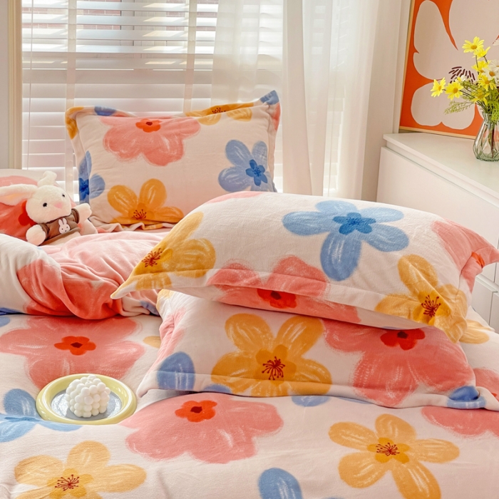 91家纺网 家纺一手货源 找家纺 佰亿莱 2024新款高克重印花牛奶绒四件套 初晴